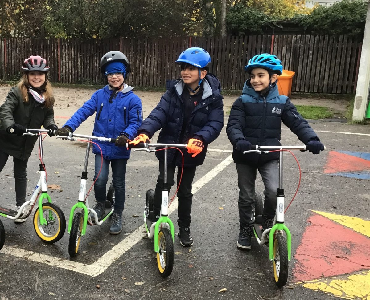 Auf die Roller, fertig, los!